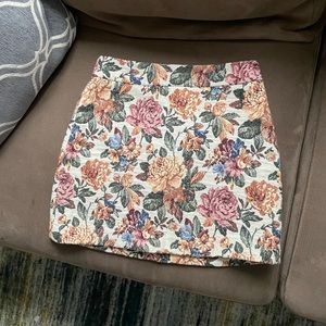 Zara floral mini skirt